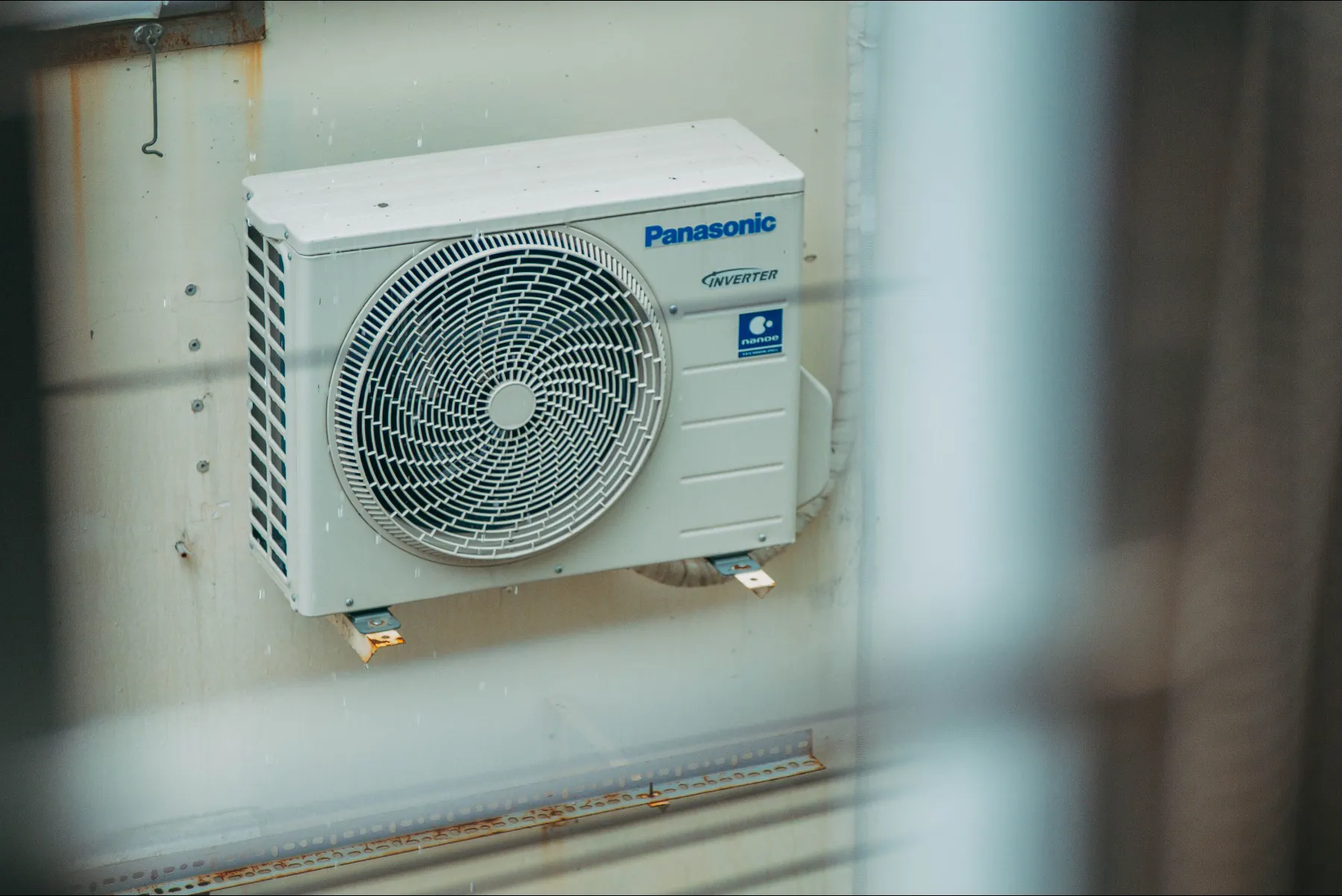 Multi-split office air conditioning system